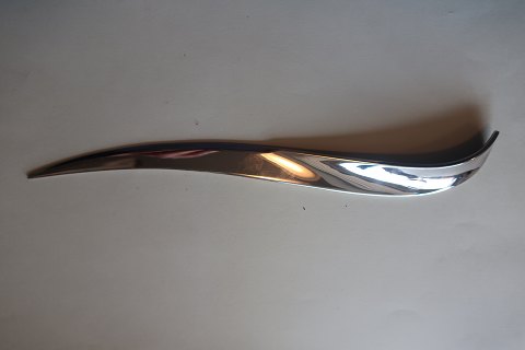 Papir-/brevkniv af rustfrit stål
Fra Royal Copenhagen, Danmark
Design: Allan Scharff
L: ca. 21cm