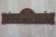Antik nøglebrædt, pibebrædt, knagerække med karvesnitSmukt håndarbejdePibebrædt blev oprindeligt brugt til at hænge piberne på, men anvendes i dag som nøglebrædt eller små knagerækkerL: ca 57cm