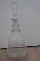 Smuk antik karaffel
Se de smukke mønstre i glasset
Det var dengang, der blev gjort noget ud af 
glasarbejdet
H: ca. 30cm 
H. prop: 11cm
Fra starten af 1900-tallet